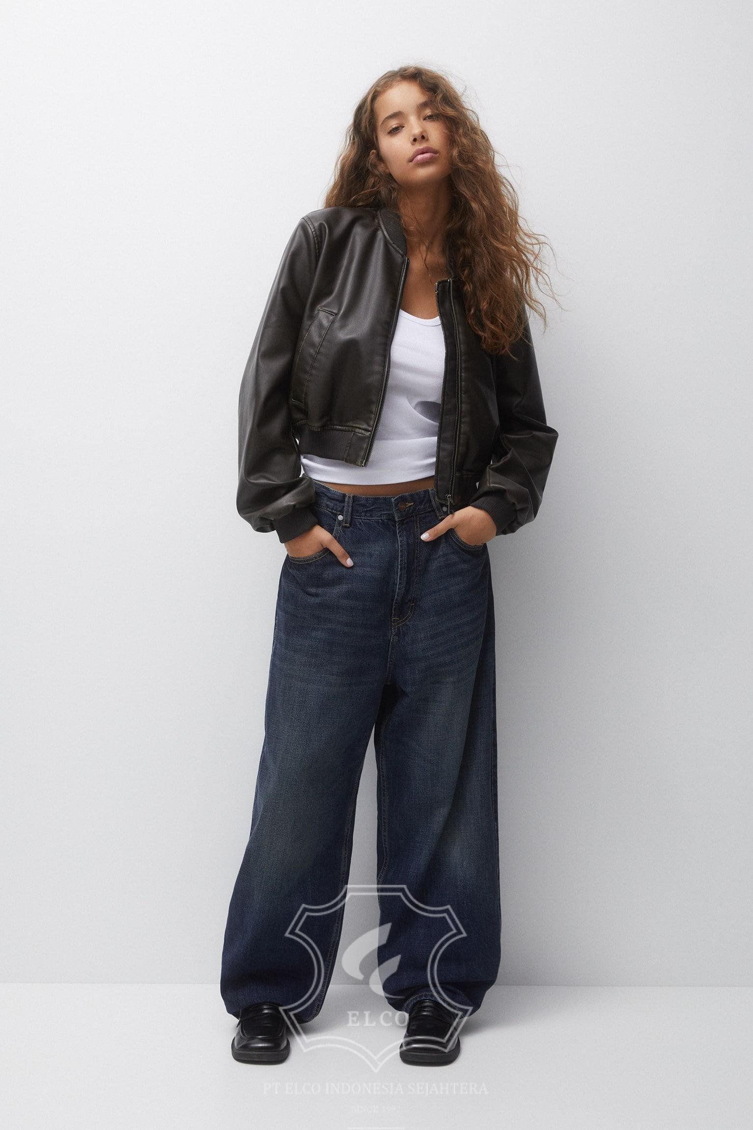 Jaket Kulit Wanita Desain Bomber - WCB 440 - Gambar 2